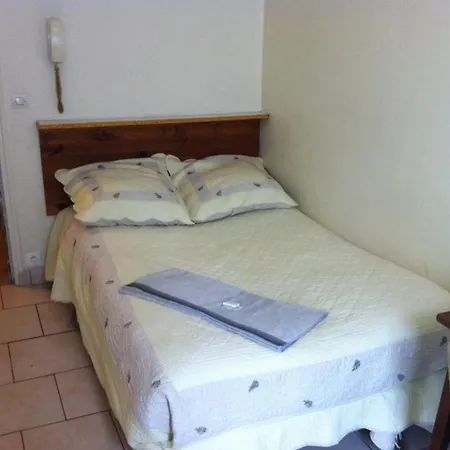 Hipotel Bordeaux Menilmontant Hotell 3*