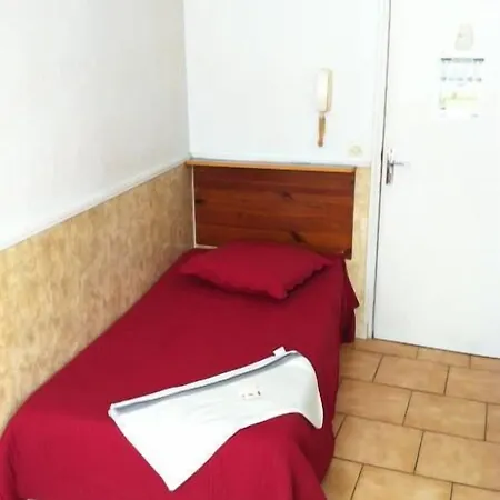 Hipotel Bordeaux Menilmontant Hotel