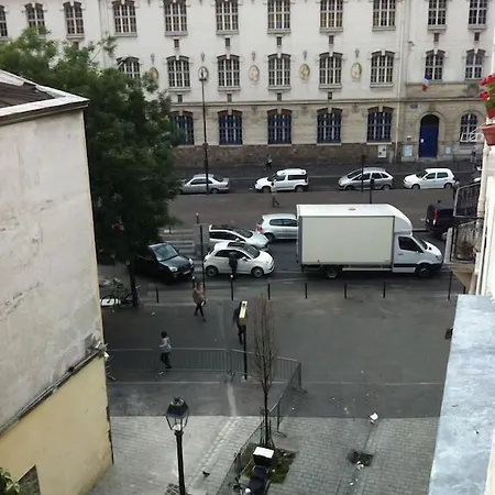 Hipotel Bordeaux Menilmontant 3*