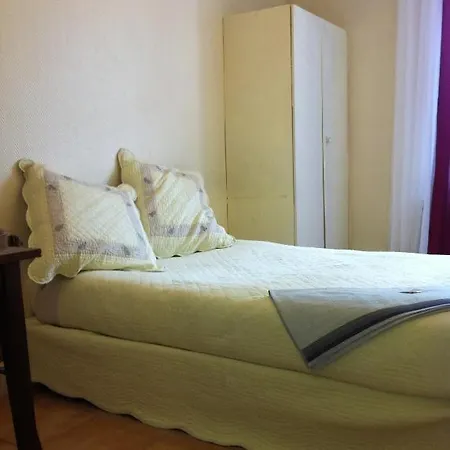 Hipotel Bordeaux Menilmontant فندق
