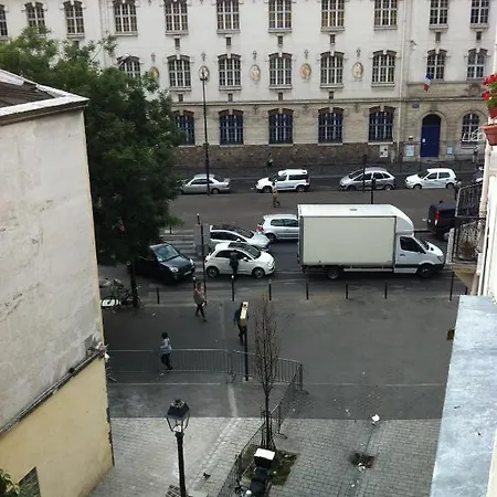 Hipotel Bordeaux Menilmontant Paris
