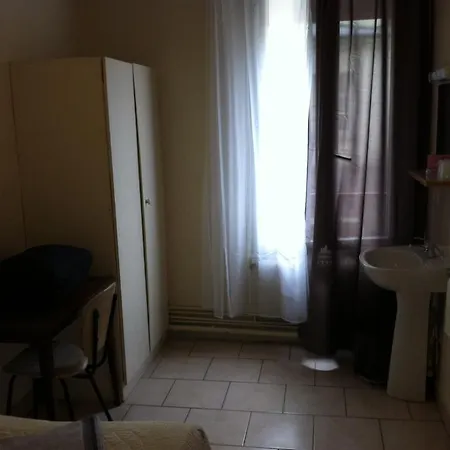 Hotel Hipotel Bordeaux Menilmontant